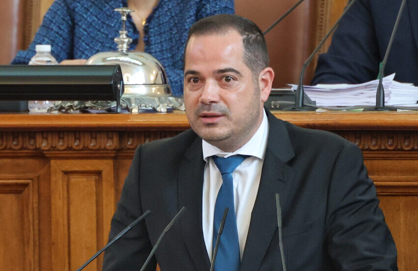  Министър Калин Стоянов отрече да е оказван натиск за оставката на главния секретар на МВР