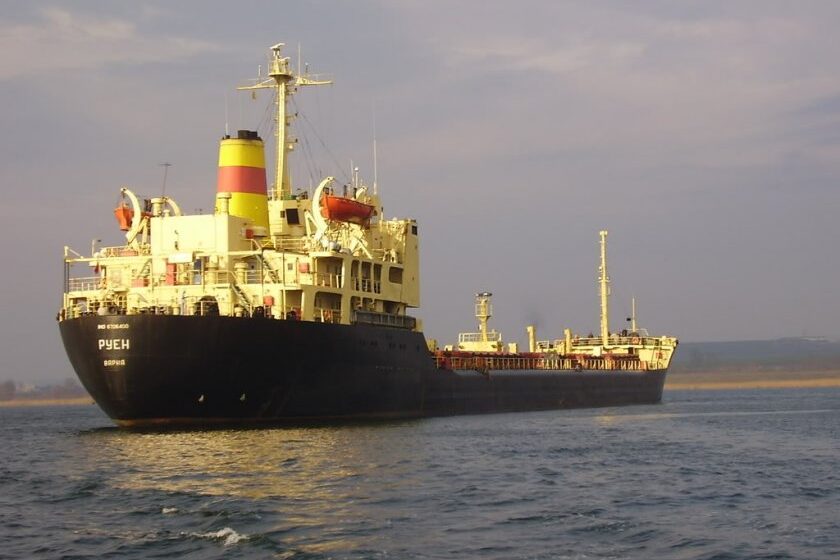 Корабът „Руен“ е завзет в морето между Йемен и Сомалия