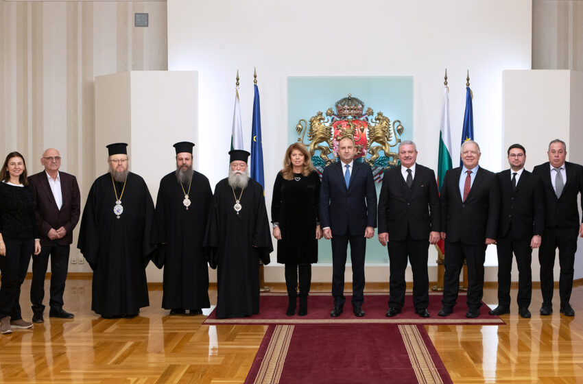  Държавният глава разговаря с представители на българската православна общност в Република Турция и на Светия синод на Българската православна църква
