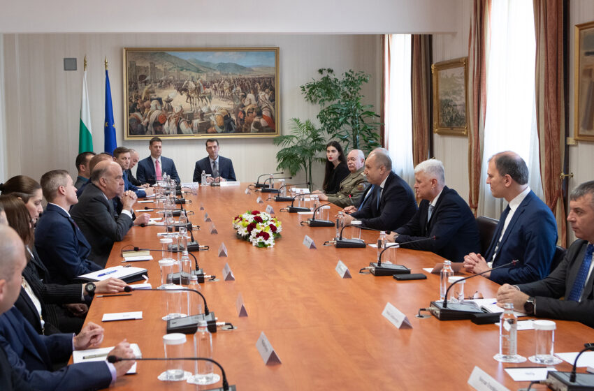  Президентът Румен Радев проведе среща с представители на Военновъздушния колеж в САЩ