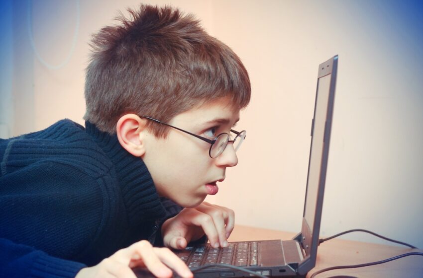  Над 70 процента от децата прекарват всеки ден до три часа в интернет