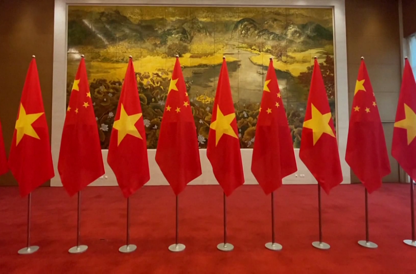  Си Дзинпин към новоизбрания виетнамски президент: Китай и Виетнам са добри социалистически съседи