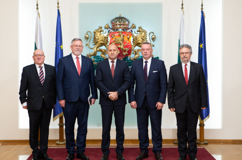  Президентът Румен Радев проведе среща с посланиците на страните от Вишеградската група у нас