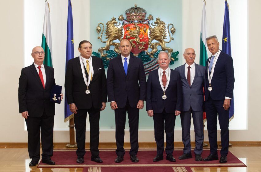  Президентът Румен Радев връчи държавни отличия за принос към икономическото развитие на България