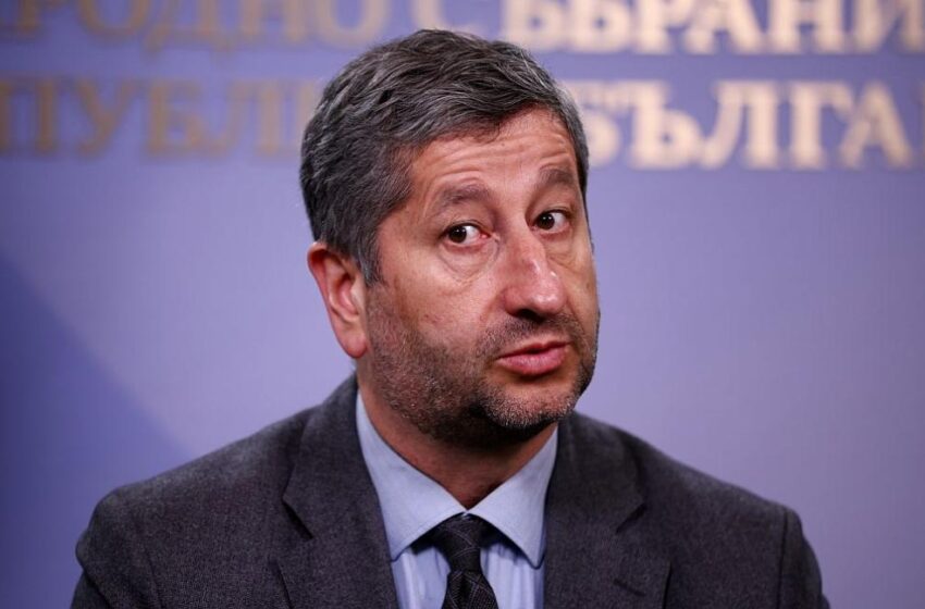  Христо Иванов подаде оставка като лидер на “Да, България”, обеща да напусне и парламента