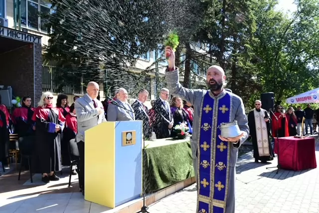  УниБИТ с предложение за академично правителство в сянка