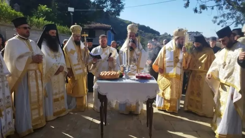  Патриарх Даниил отслужи тържествена света литургия в храма “Свети Николай” в Дупница