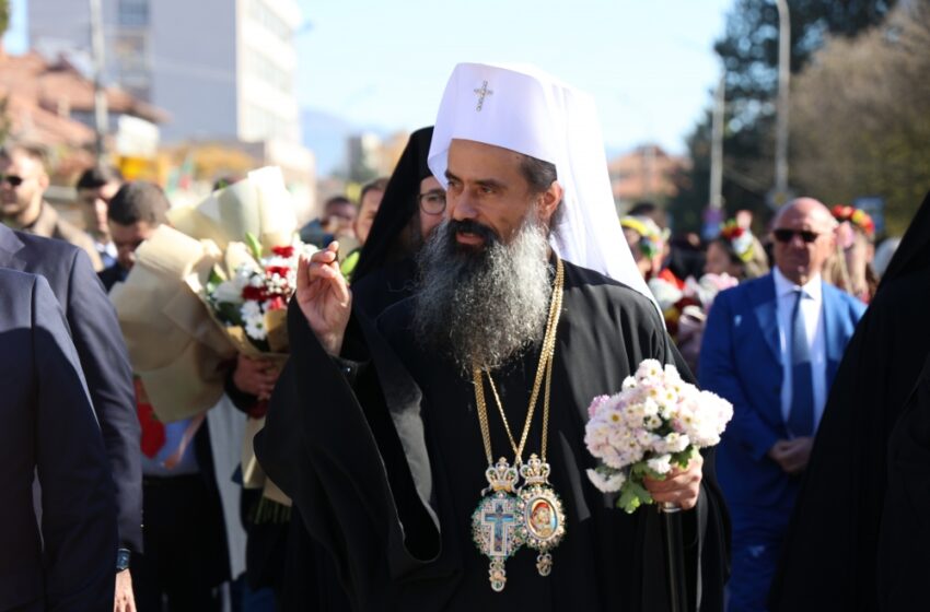  Хиляди миряни посрещна патриарх Даниил в Гоце Делчев (Видео)