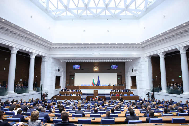  Трима нови народни представители положиха клетва