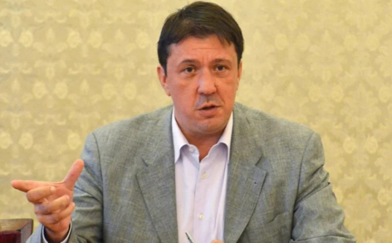 Явор Куюмджиев: България няма думата при продажбата на "Лукойл". Ако не бъде одобрена сделката, ще има криза с горивата