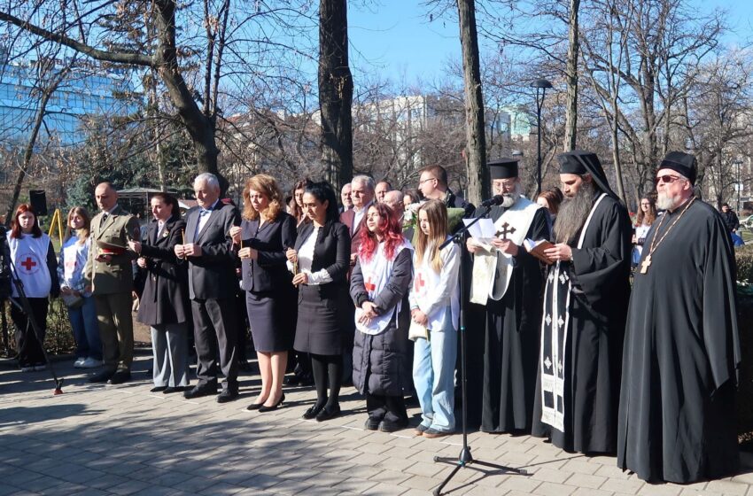  Вицепрезидентът участва в поклонението пред медиците, загинали в Руско-турската освободителна война