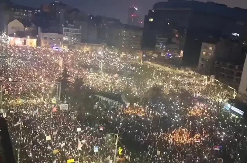  В Сърбия се проведе най-големият протест досега срещу президента и правителството