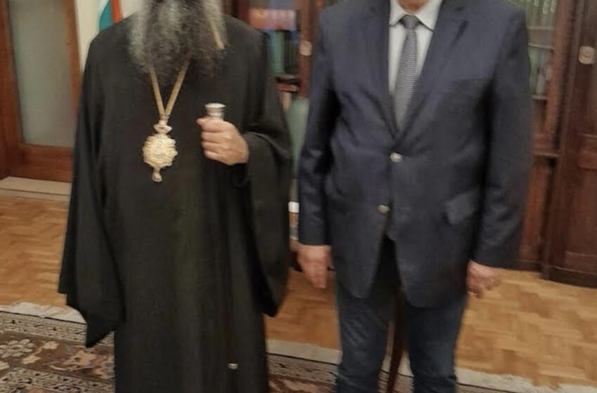 Депутатът Петър Кънев разговаря с Патриарх Даниил за подпомагане на храмове в Сливенска епархия