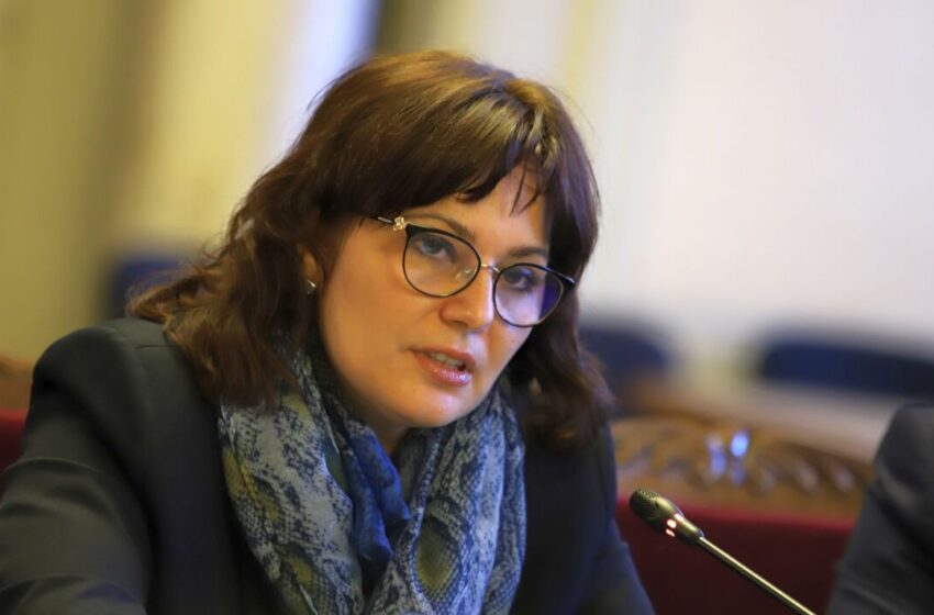 Бившият здравен министър Асена Сербезова осъди прокуратурата за 50 000 лв.
