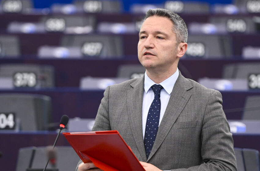 Кристиан Вигенин остро разкритикува Европейската комисия за разрешенията на ГМО