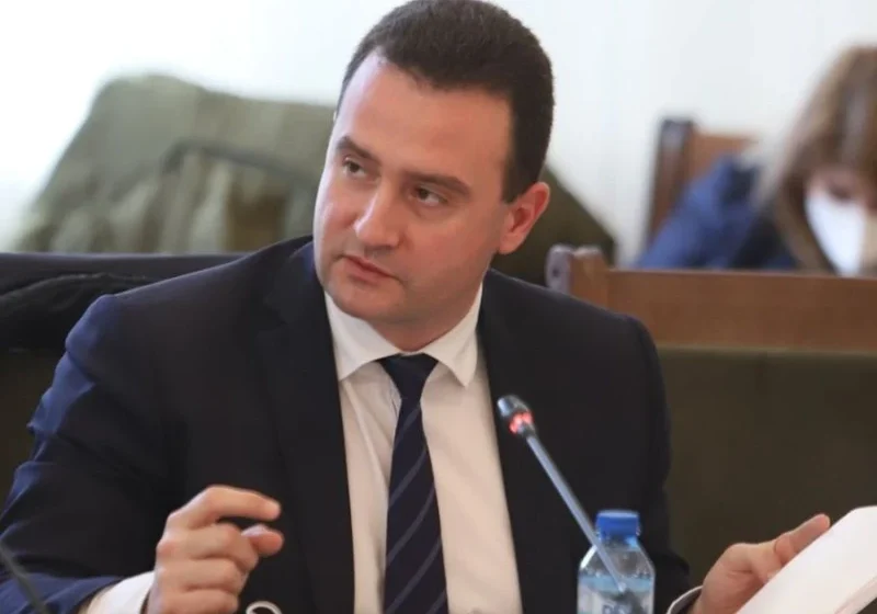 От 1 юли ще има нов начин за определяне на цената на тока за бита, обяви министър Станков
