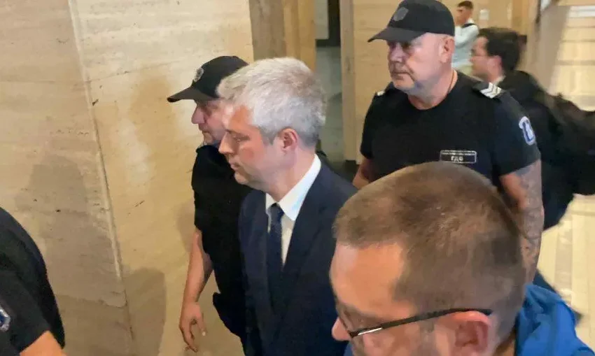 Съдът остави в ареста кмета на Варна Благомир Коцев