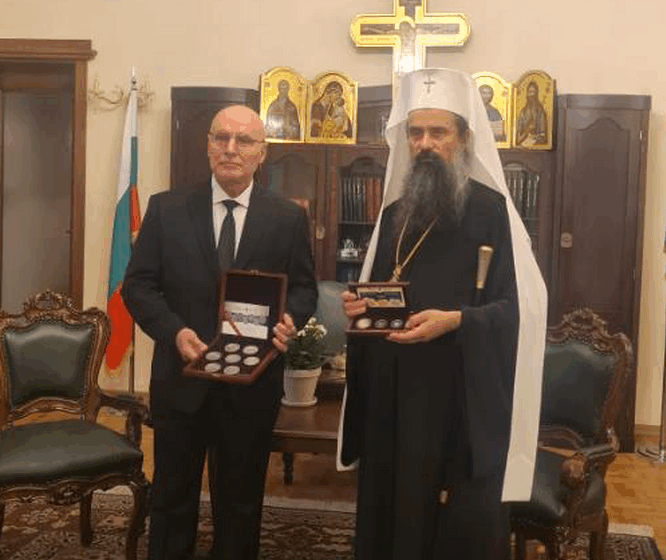 Управителят на БНБ се срещна с патриарх Даниил