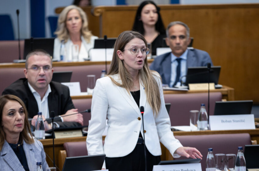  Цветелина Пенкова: Черна гора е водеща в процеса на присъединяване към ЕС и пример за региона