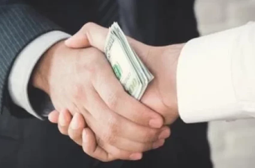  МВР и Прокуратурата с подробности за скандала с подкуп, поискан от шофьорите, превозващи оборудването на Роби Уилиамс
