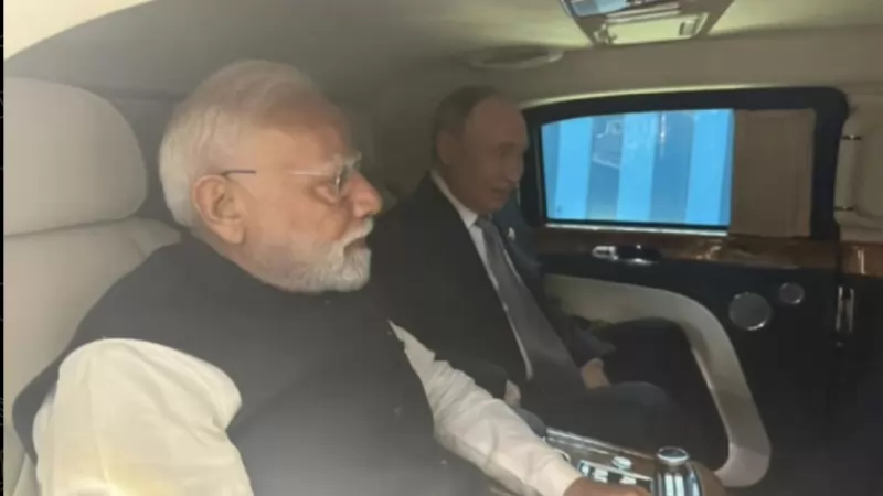 Путин и Моди заздравиха приятелството, говорят 50 минути в лимузината “Аурус” на руския президент