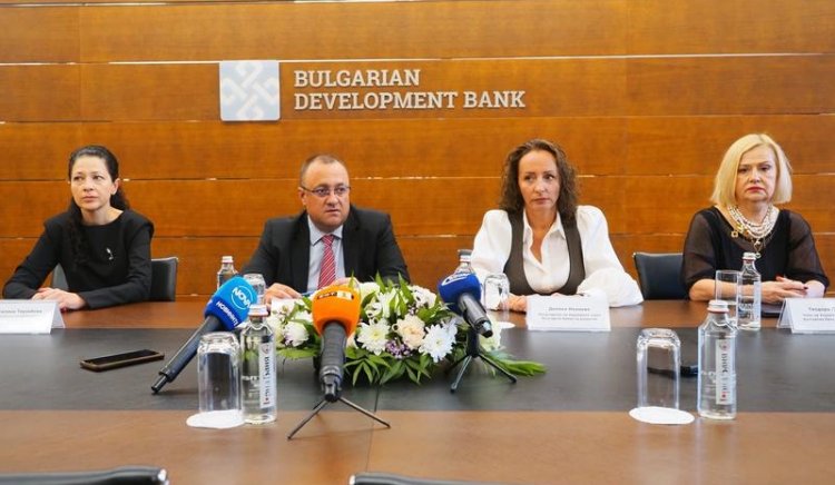 МРРБ и ББР сключиха споразумение за плащания по инвестиционната програма за общински проекти