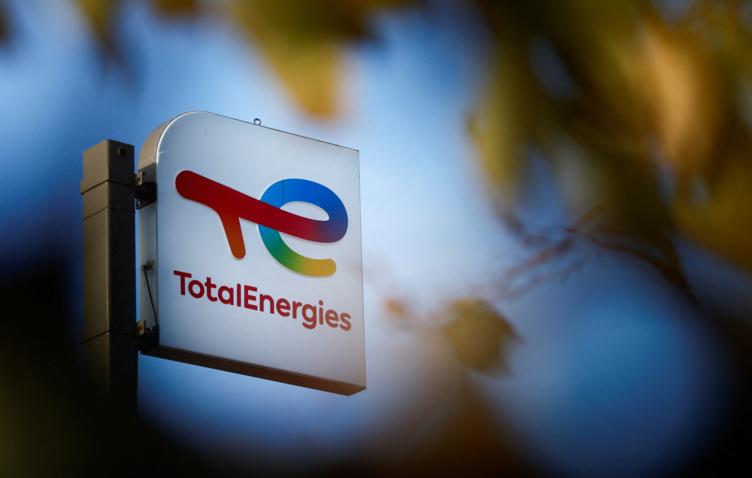 Компанията TotalEnergies призна, че се е самонаказала, отказвайки се от руски петрол