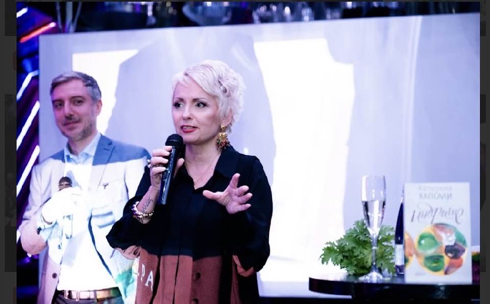 С „Индрише“ писателката Катерина Хапсали ни повежда из кръговрата на човещината