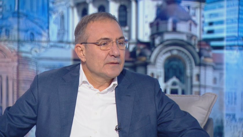 Министър Гуцанов: Коледните надбавки не са под въпрос, ще бъдат изплатени с пенсиите през декември