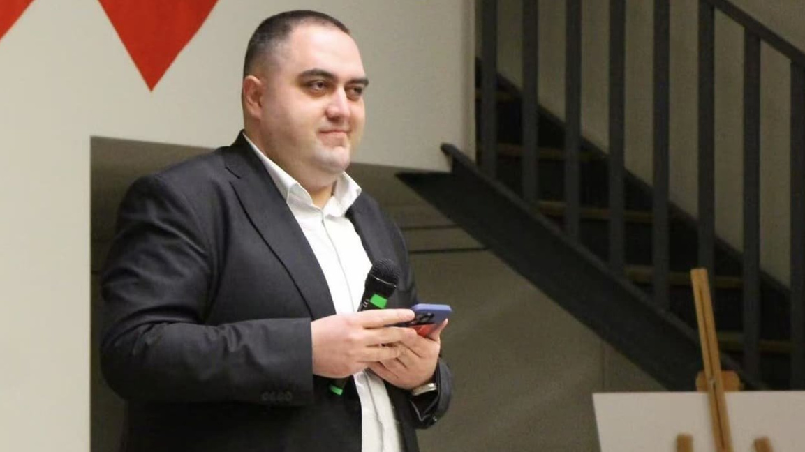 Скандал! Директорът, задържан заради камери в тоалетните, стана зам.- директор в друго столично училище