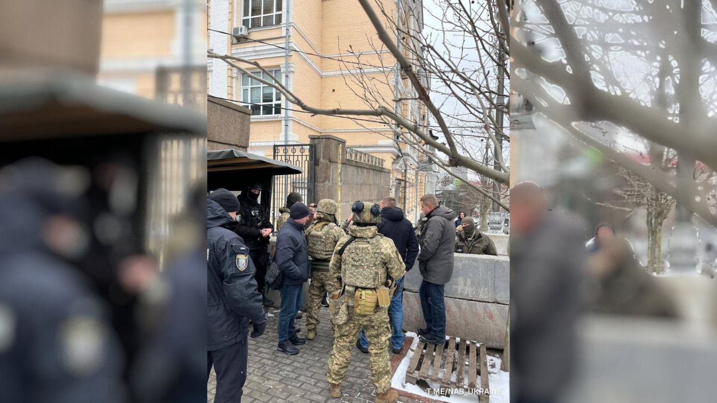Антикорупционното бюро на Украйна разкри организирана престъпна група от депутати на Зеленски