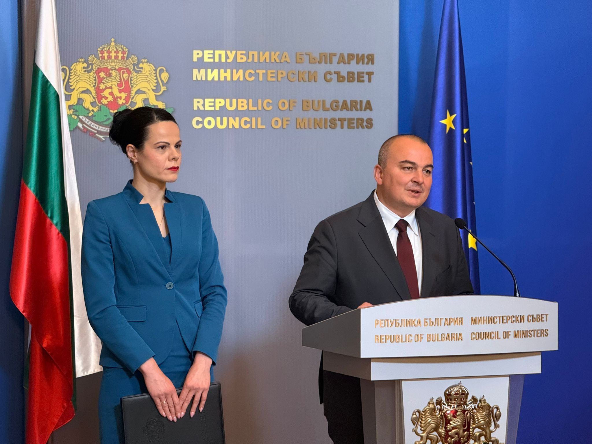 Министър Пламен Абровски: Все още няма сключен договор за защита от градушки със самолетен способ