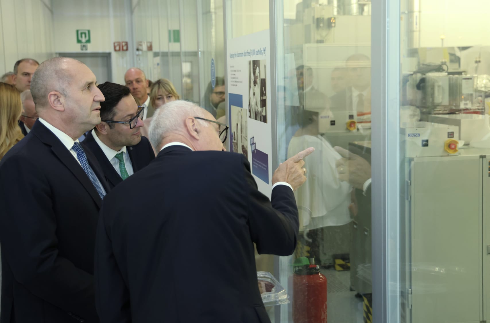 Премиерът Радев посети белгийския високотехнологичен център IMEC в Льовен