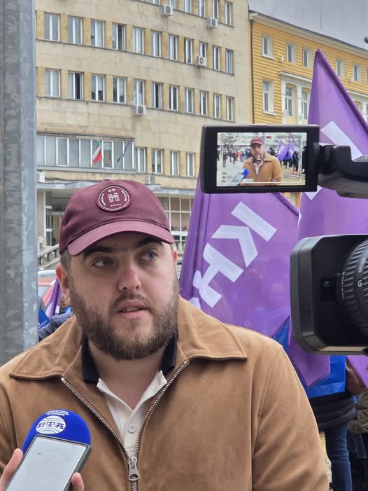 Доц. Любослав Костов: Синдикализмът е въпрос на достойнство - да погледнеш системата в очите и да кажеш “Аз не съм стока!”