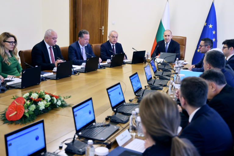 Радев: ЕК започва процедура по прекомерен дефицит срещу България. В София са лъгали, за да влезем в еврозоната