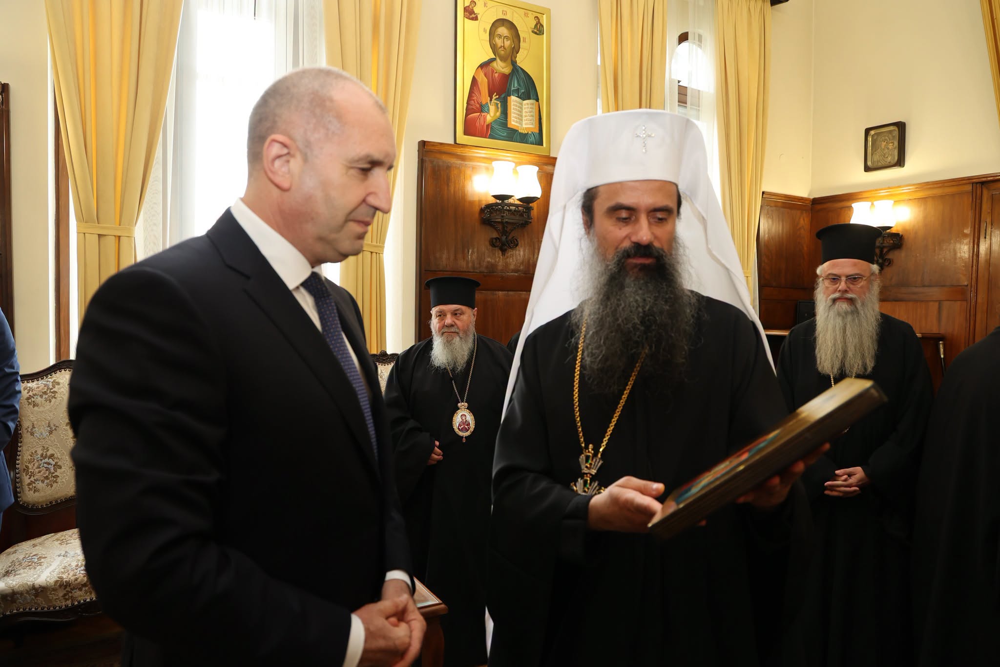 Патриарх Даниил и Светият Синод проведоха среща с премиера Румен Радев