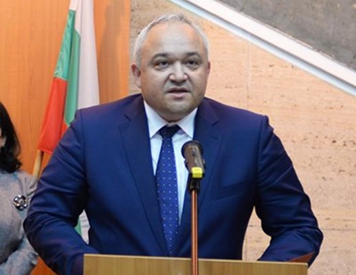 Демерджиев: Има две дружества, които се занимават с доставката на мантинели, зад тях прозира фигурата на Бойко Борисов