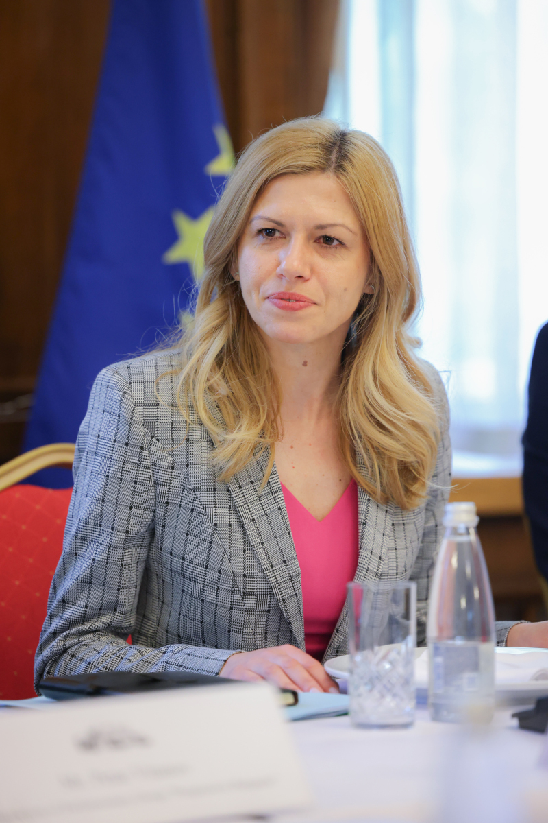 Изложбата „Децата на България за бъдещето на планетата“ беше открита в Народното събрание