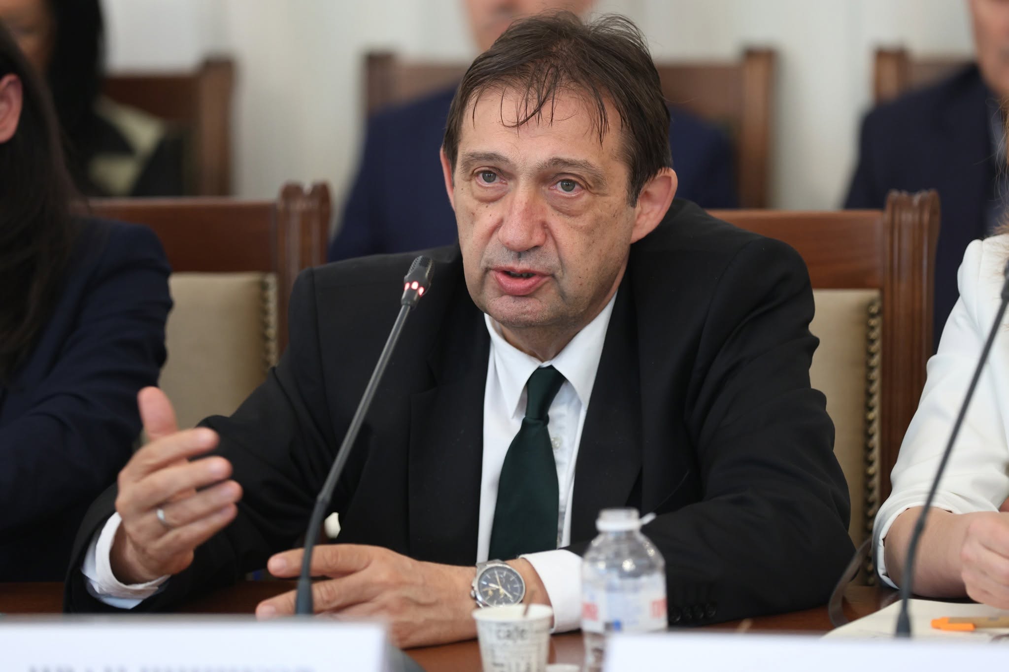 Министър Шишков: Спряхме правителствен грабеж на бившата власт! Общата сума на спрените индексации в пътното строителство е 632 млн. евро