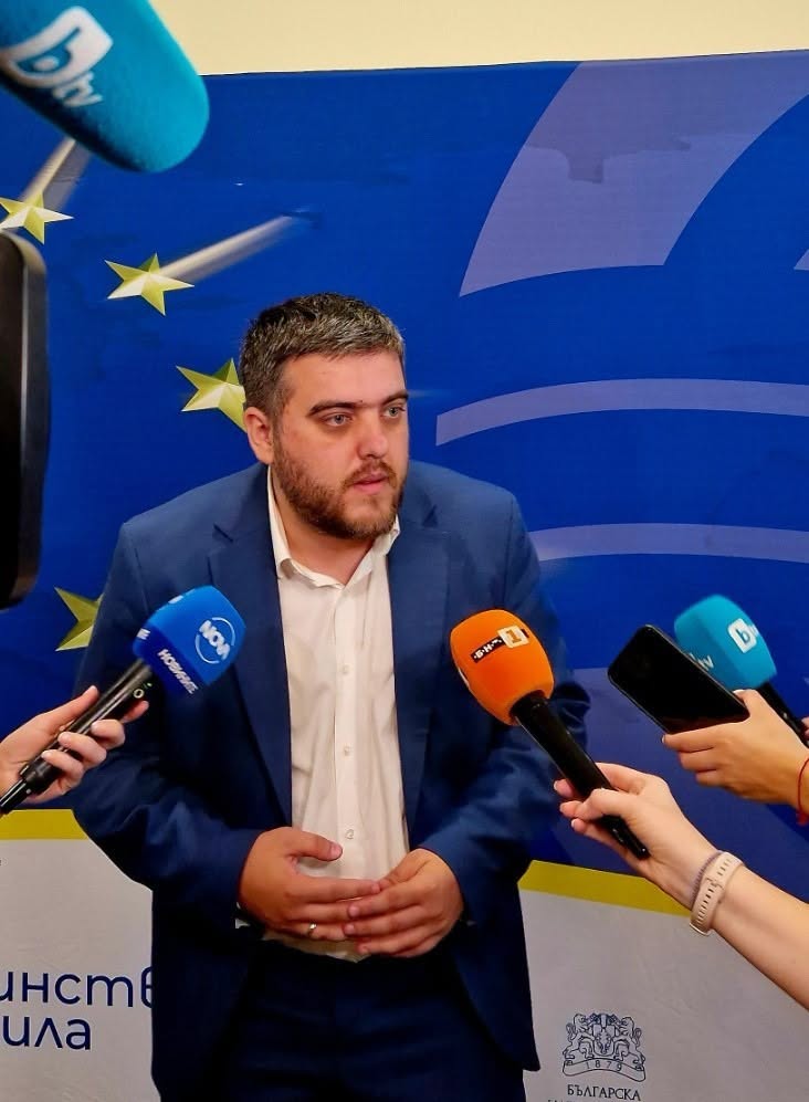 Доц. Любослав Костов: Преди да бъдеш политик трябва да си изградена и доказана личност