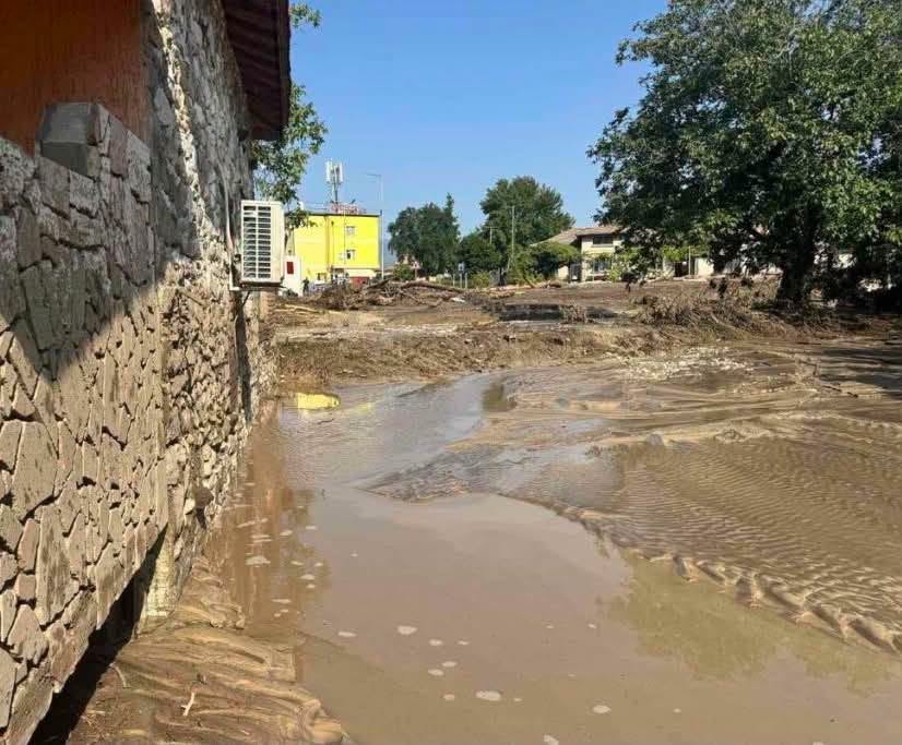 Остава в сила бедственото положение в Батак и Пещера