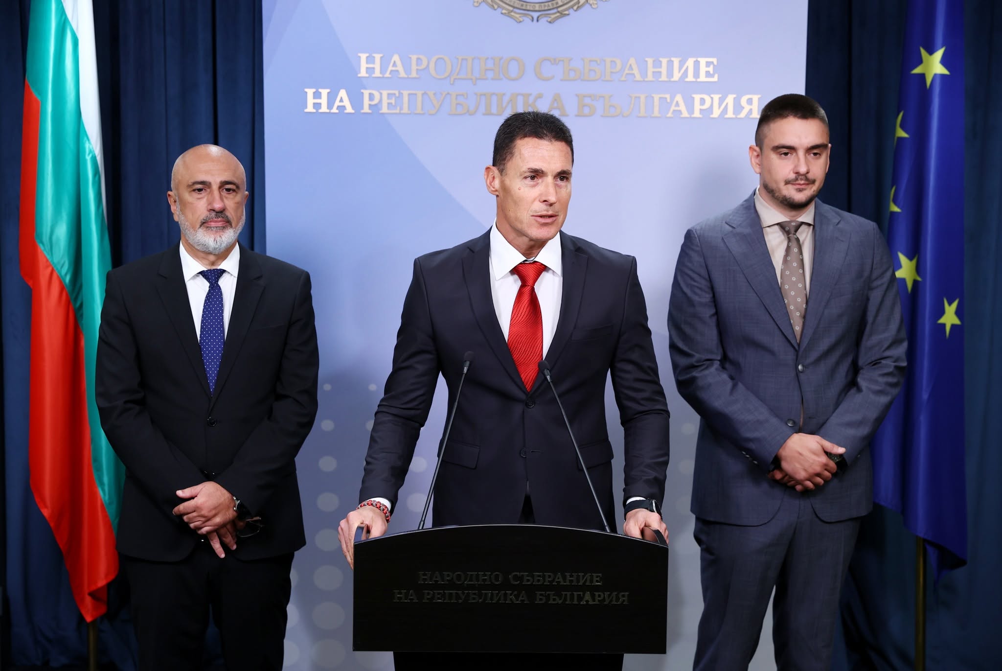 От "Прогресивна България" ще внесат законопроект, целящ максималната защита на потребителите при бързи кредити