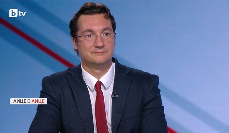 Крум Зарков поздрави Йотова за победата на първи тур