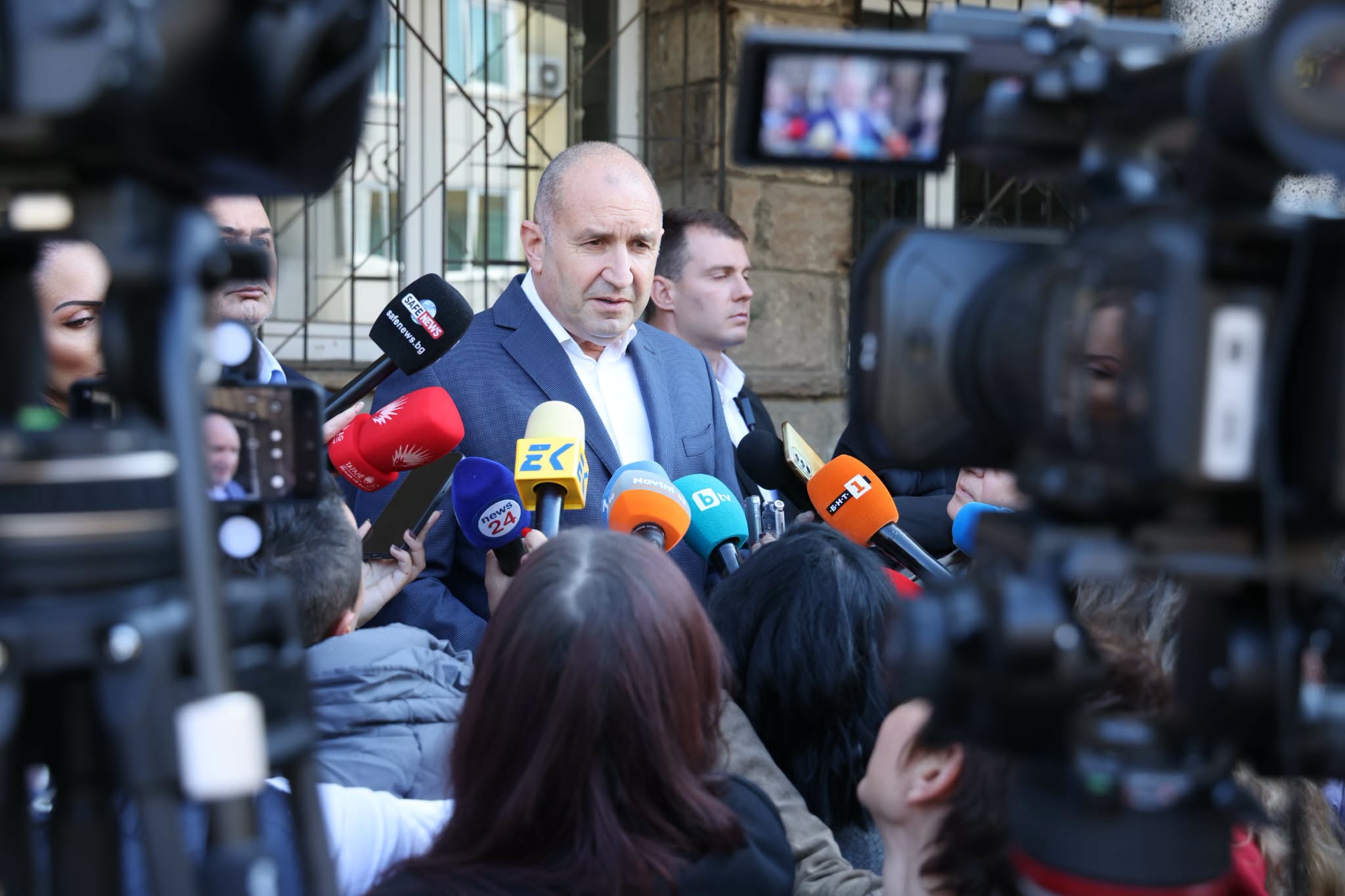 Радев: Трябва ни президент с опит и принципи. Негативната кампания отблъсна избирателите